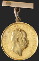 Medaille - Staatspreis KGR Preußen - Königsmedaille_klein_KKM_in Gold mit Henkel - 1862-1887 - von Chr. Pfeuffer -AV 02.jpg